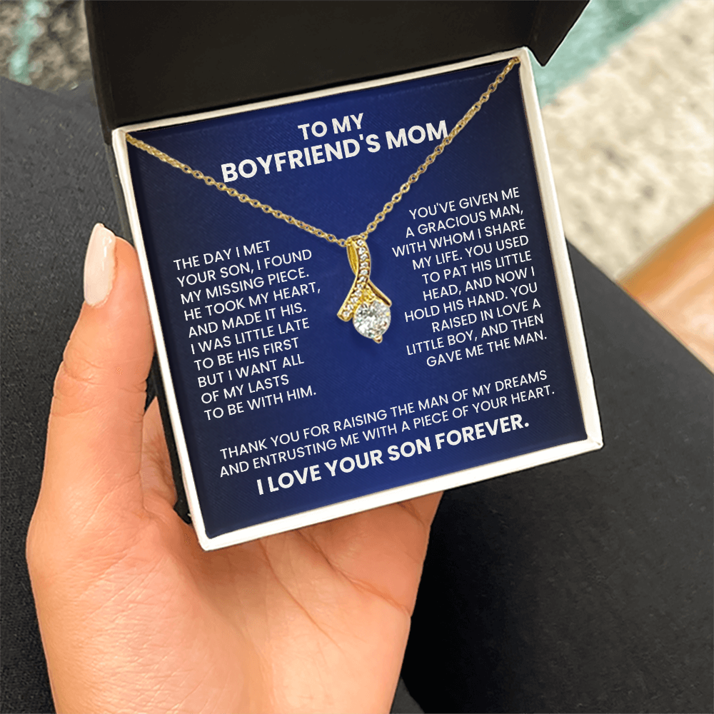 To My Boyfriends Mum Alluring Beauty Necklace Gift Set