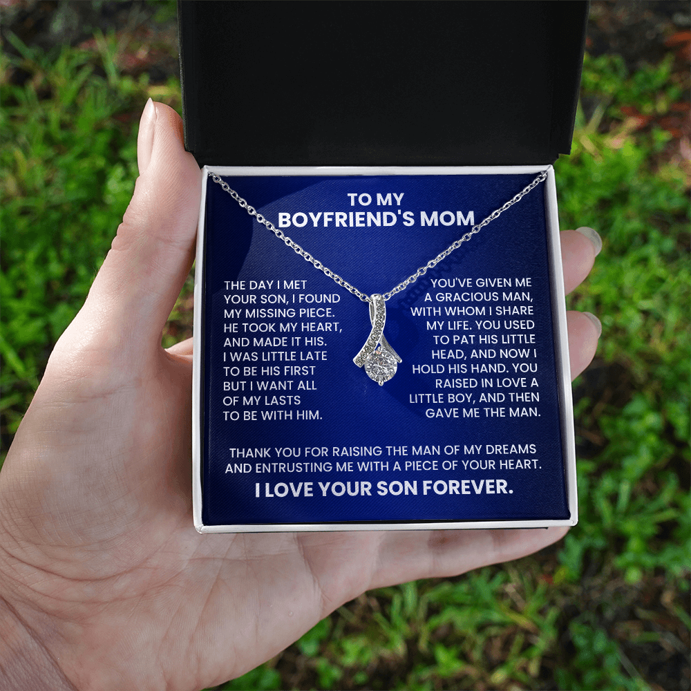 To My Boyfriends Mum Alluring Beauty Necklace Gift Set