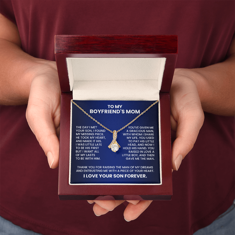 To My Boyfriends Mum Alluring Beauty Necklace Gift Set